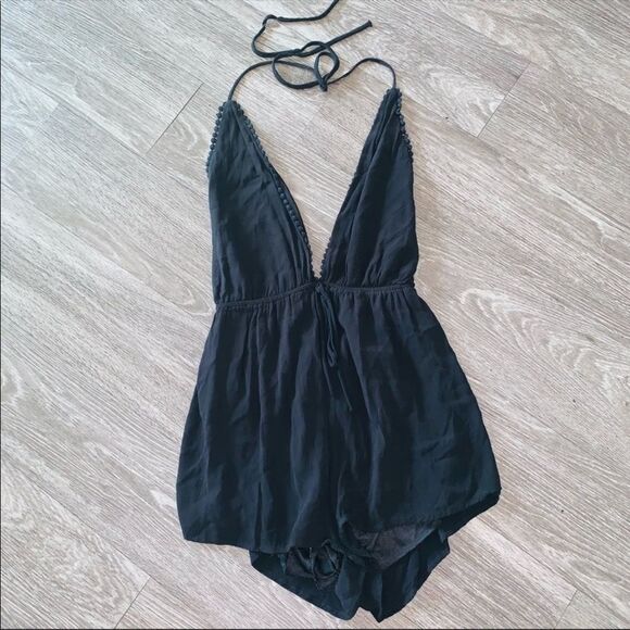 ✨ Audrey 3+1 Pom Halter Romper✨ - Picture 4 of 6